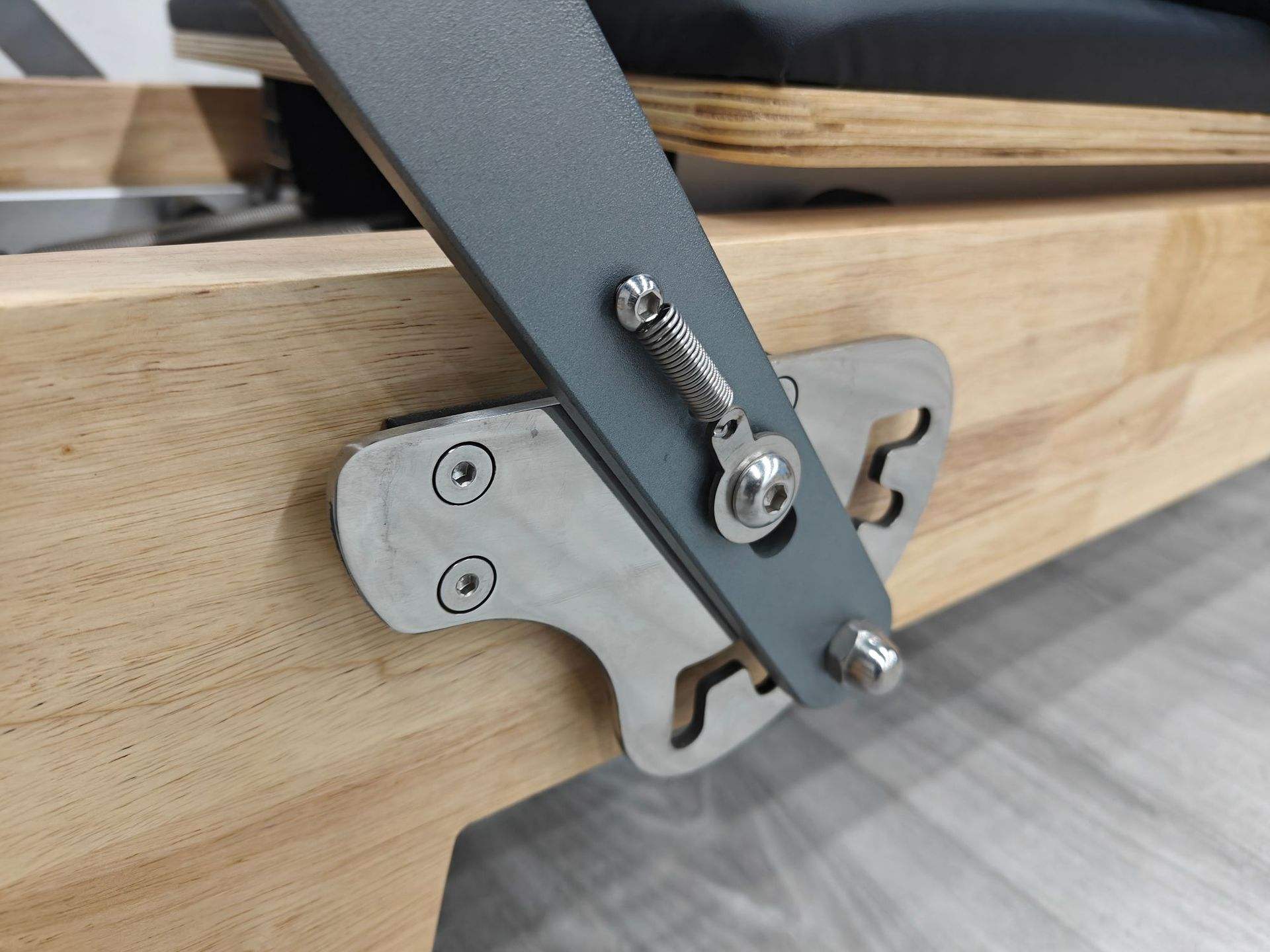 MJD-W15 Pilates Reformer Machine – Oak Wood Multifunction Fitness Equipment for Studio & Home Gym Use - Image 3
